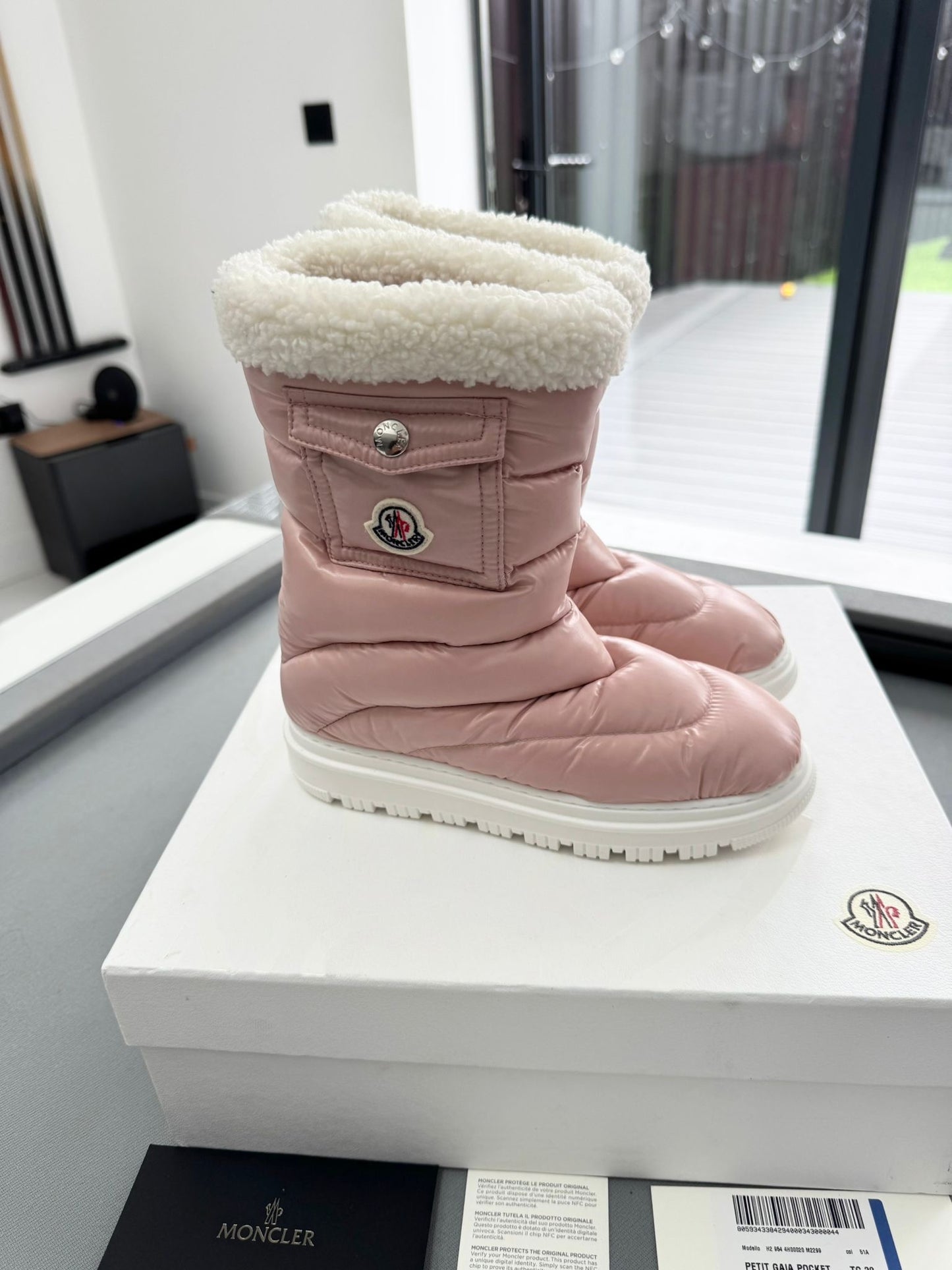 Moncler Gaia Pink Pocket Snow Boots - Size: UK13 (EU32)