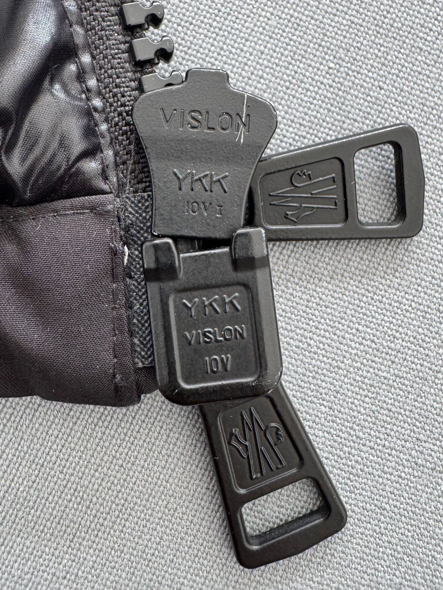 Moncler Black Ambert Puffer Coat - Size: 5(25.5''PTP)