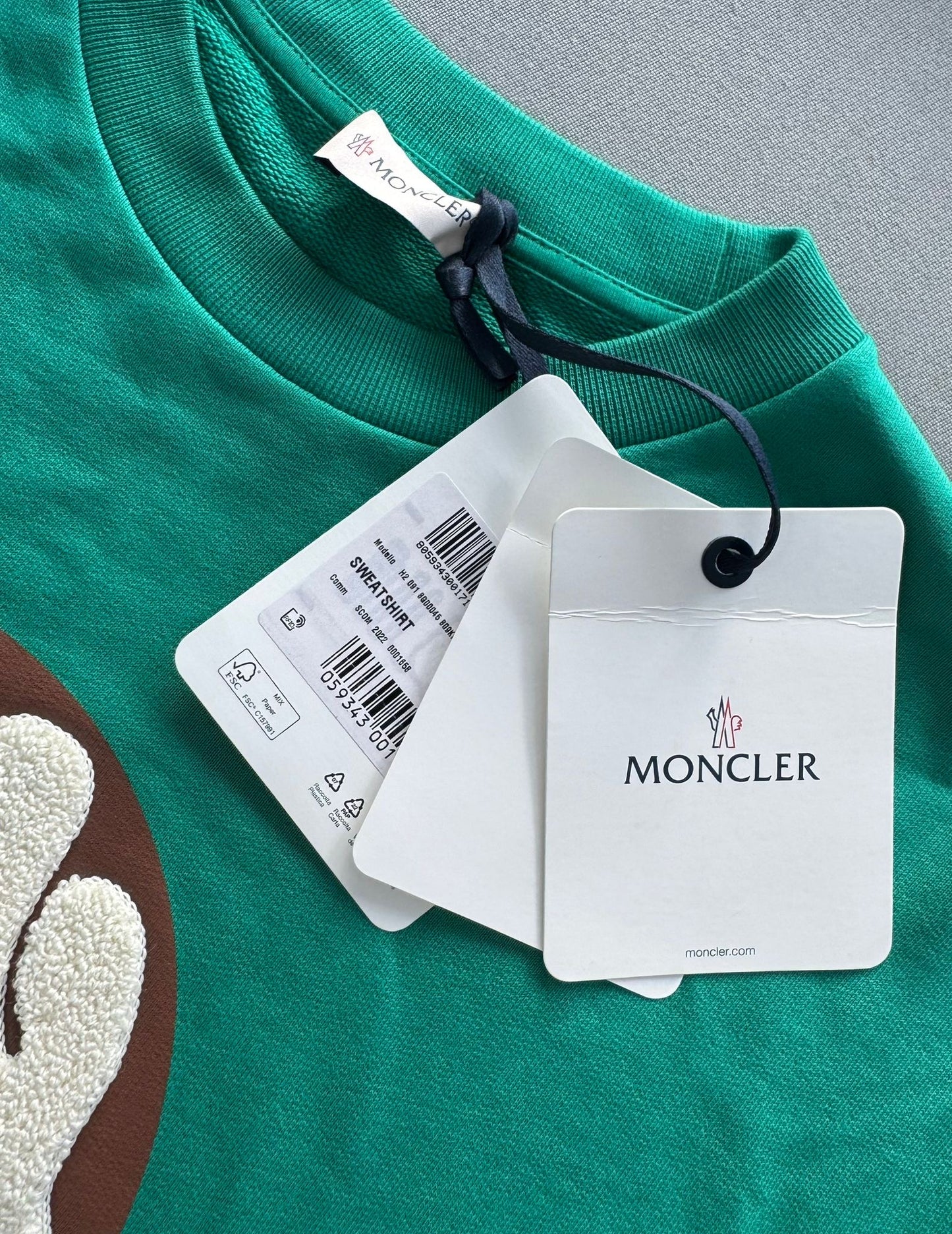 Moncler Men's Green Graphic Logo Embroidered Sweatshirt - Size: Medium (24''ptp) Fits Large