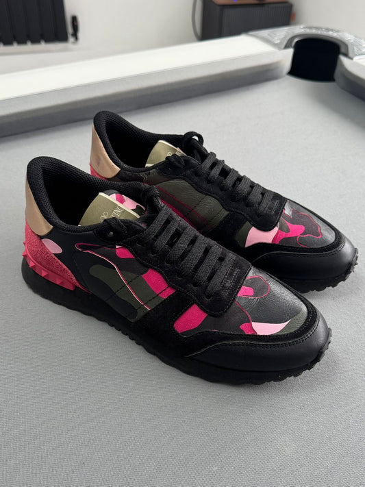 Valentino Garavani Rockrunner Sneakers Camo Fushia Pink & Black - UK6 (EU39)