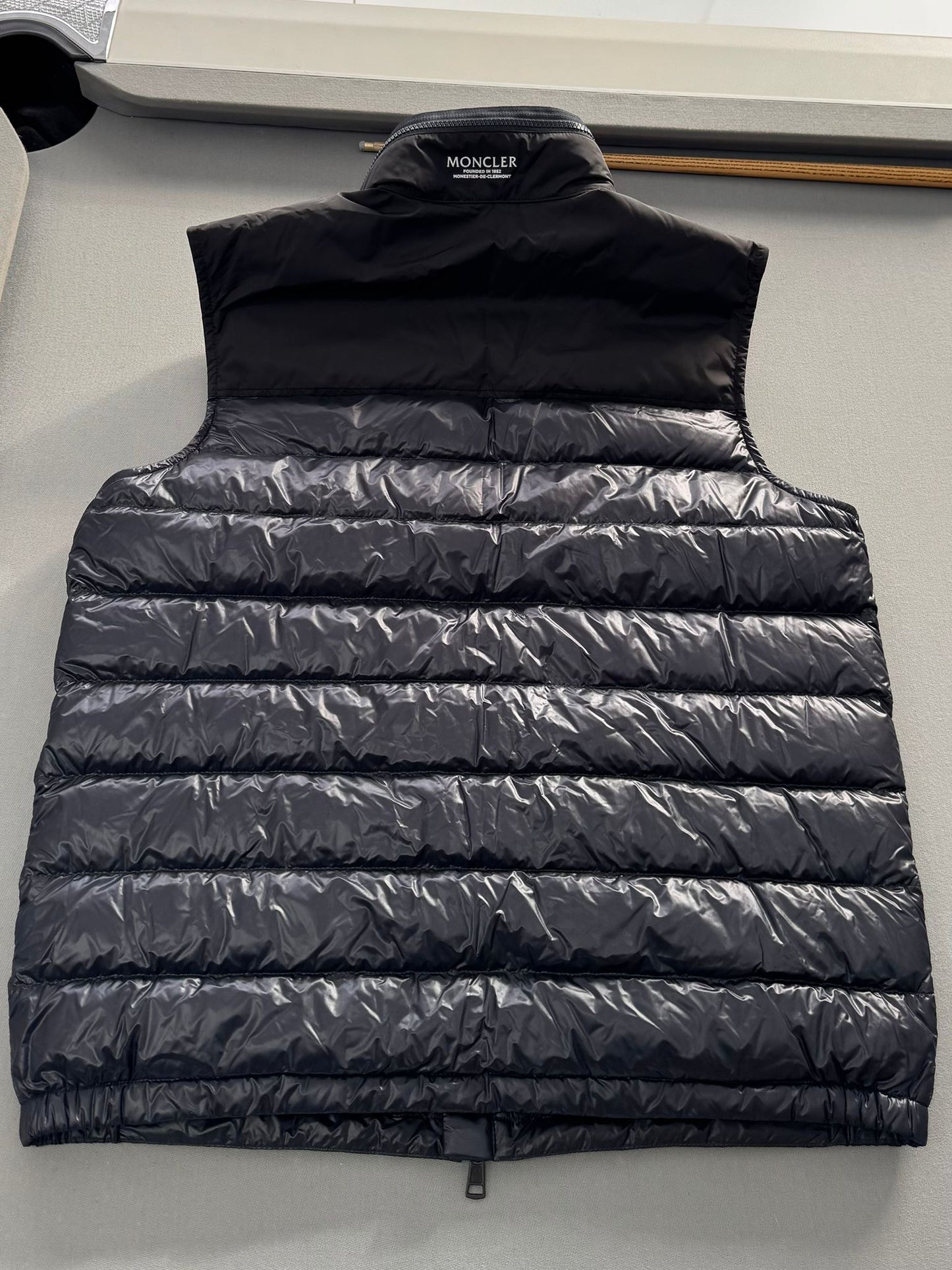 Moncler Navy Ortac Gilet - Size 4 (23.5''ptp)