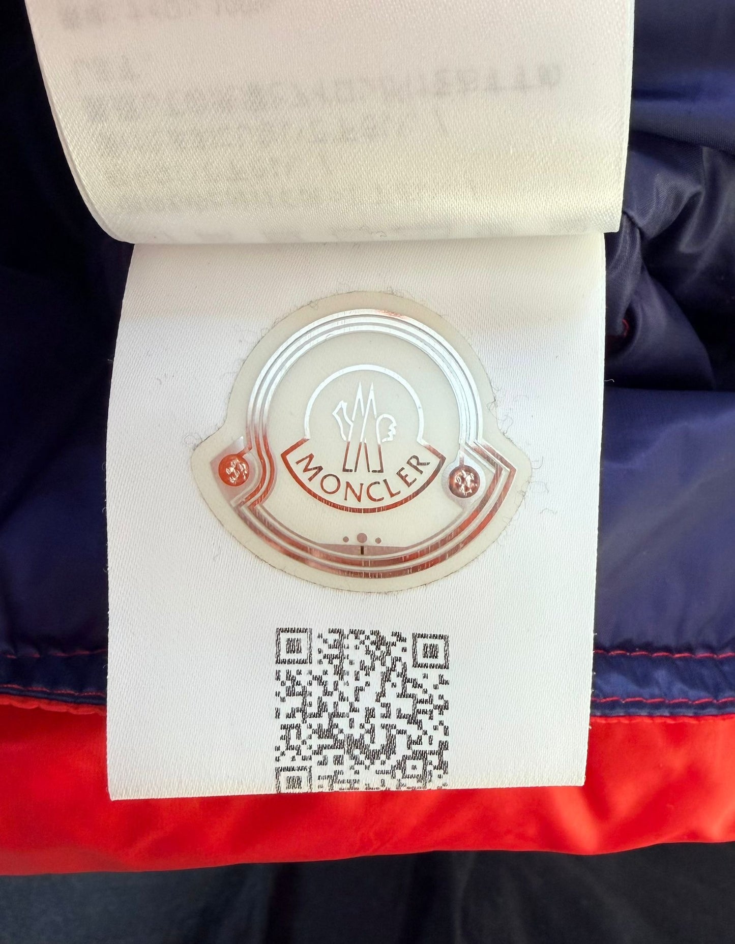 Moncler Red Billecart Down Puffer Hooded Gilet - size 6 (25” PTP) X large