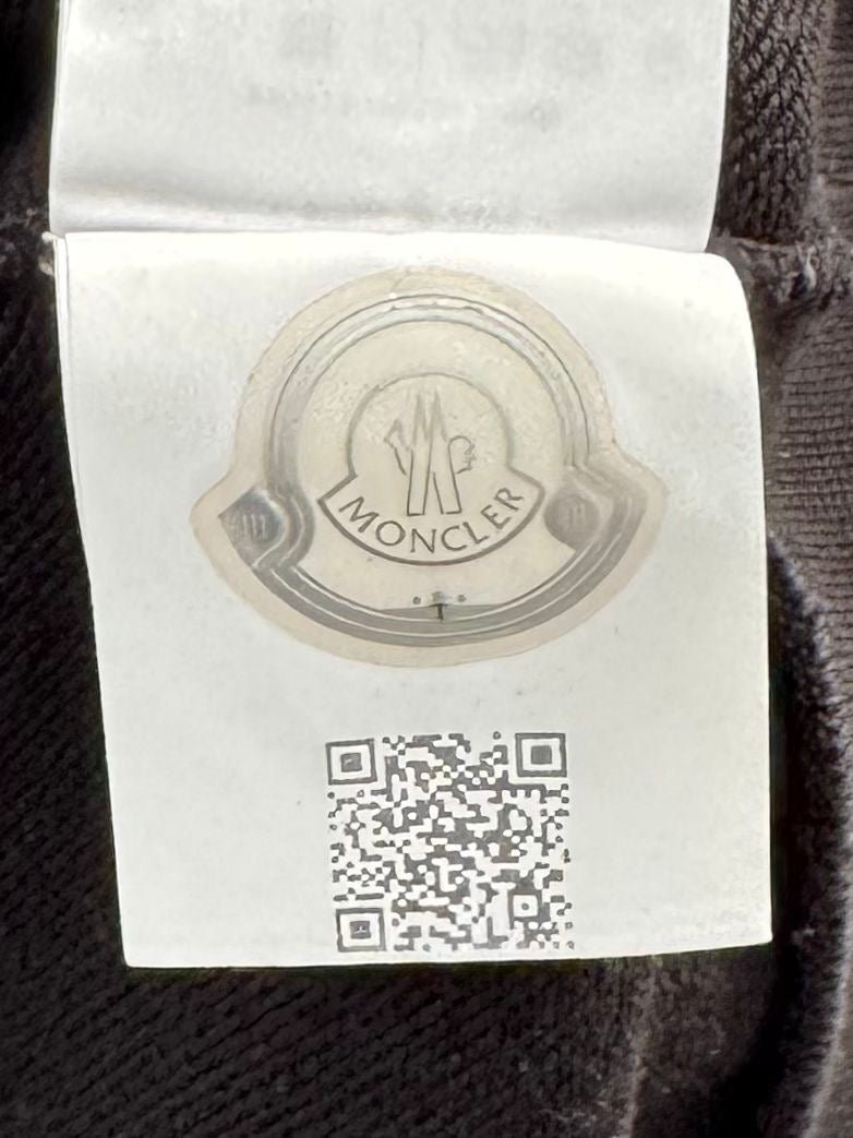 Moncler Maglia Bell Logo Black Sweater - Size: XL (24''PTP)