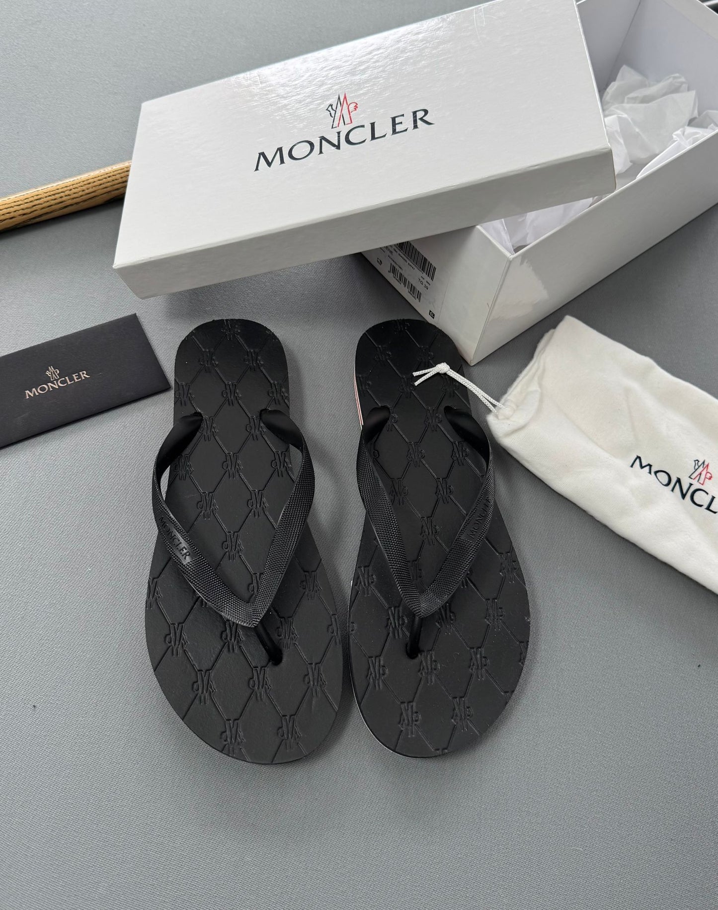 Moncler Black Flip Flops Sandals- UK 6(EU39)