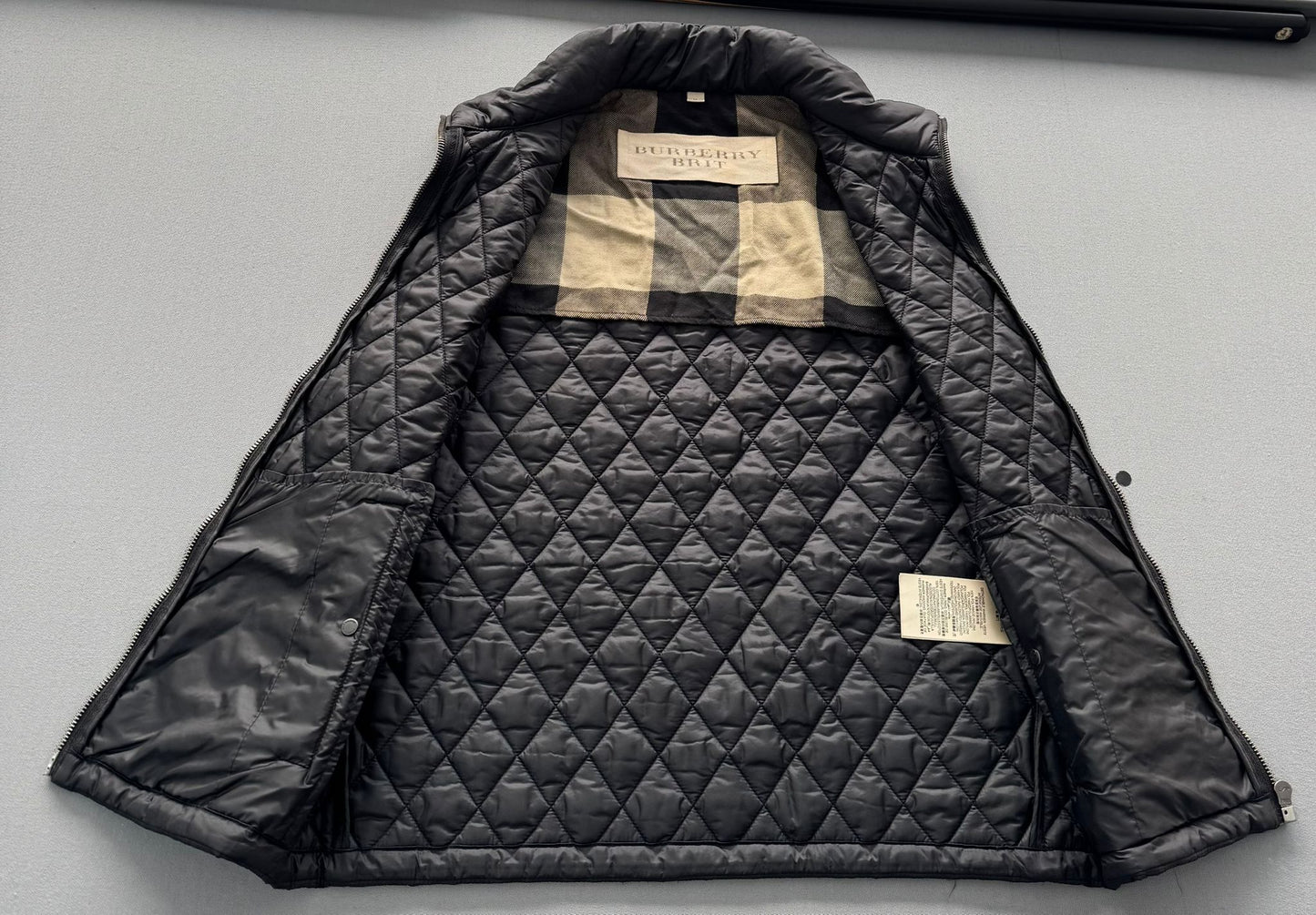 Burberry Black Quilted Gilet - Size Medium - 20” PTP
