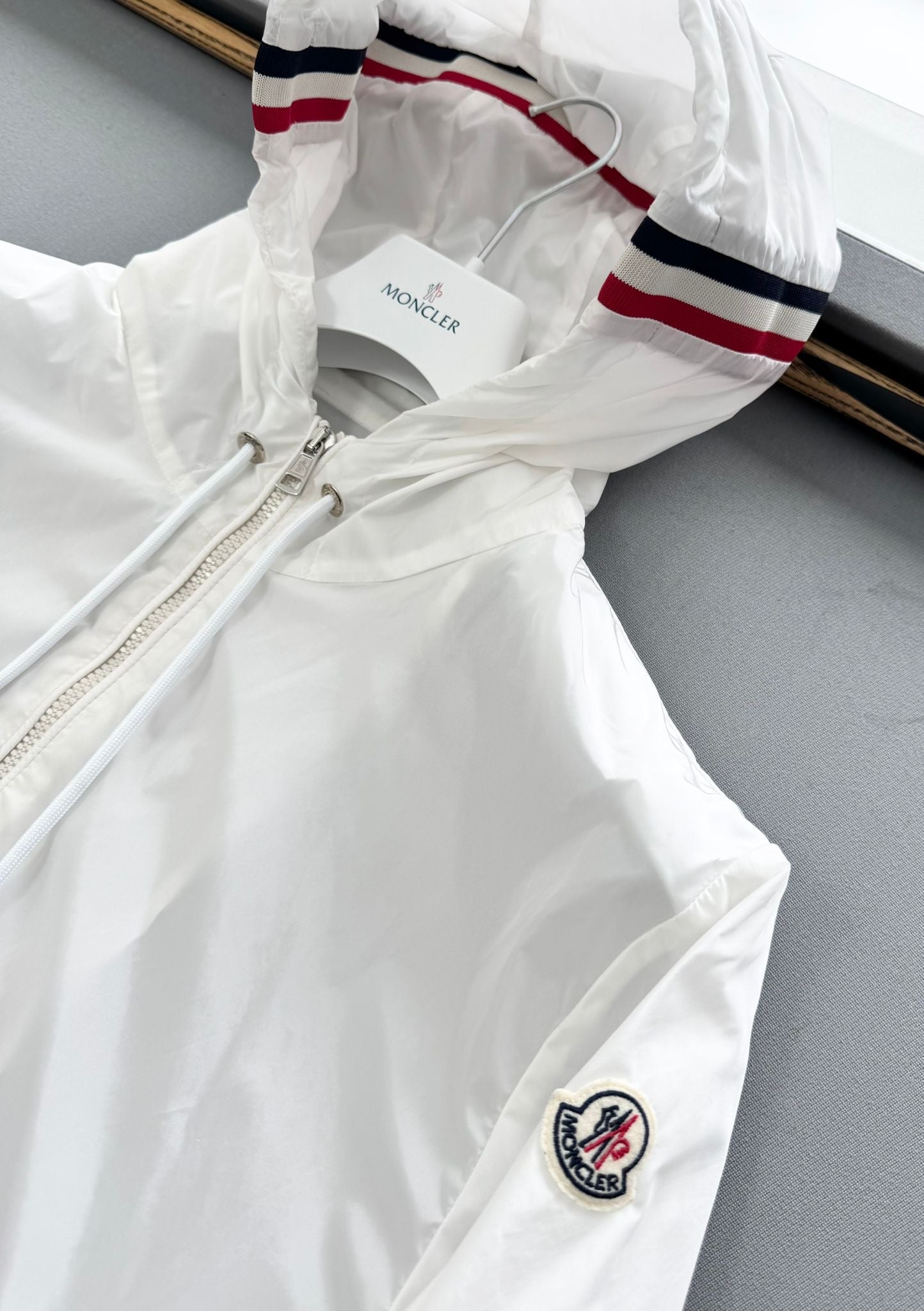 Moncler White Nylon Hooded Grimpeurs Jacket - Size 5 (XL)(24'' PTP)