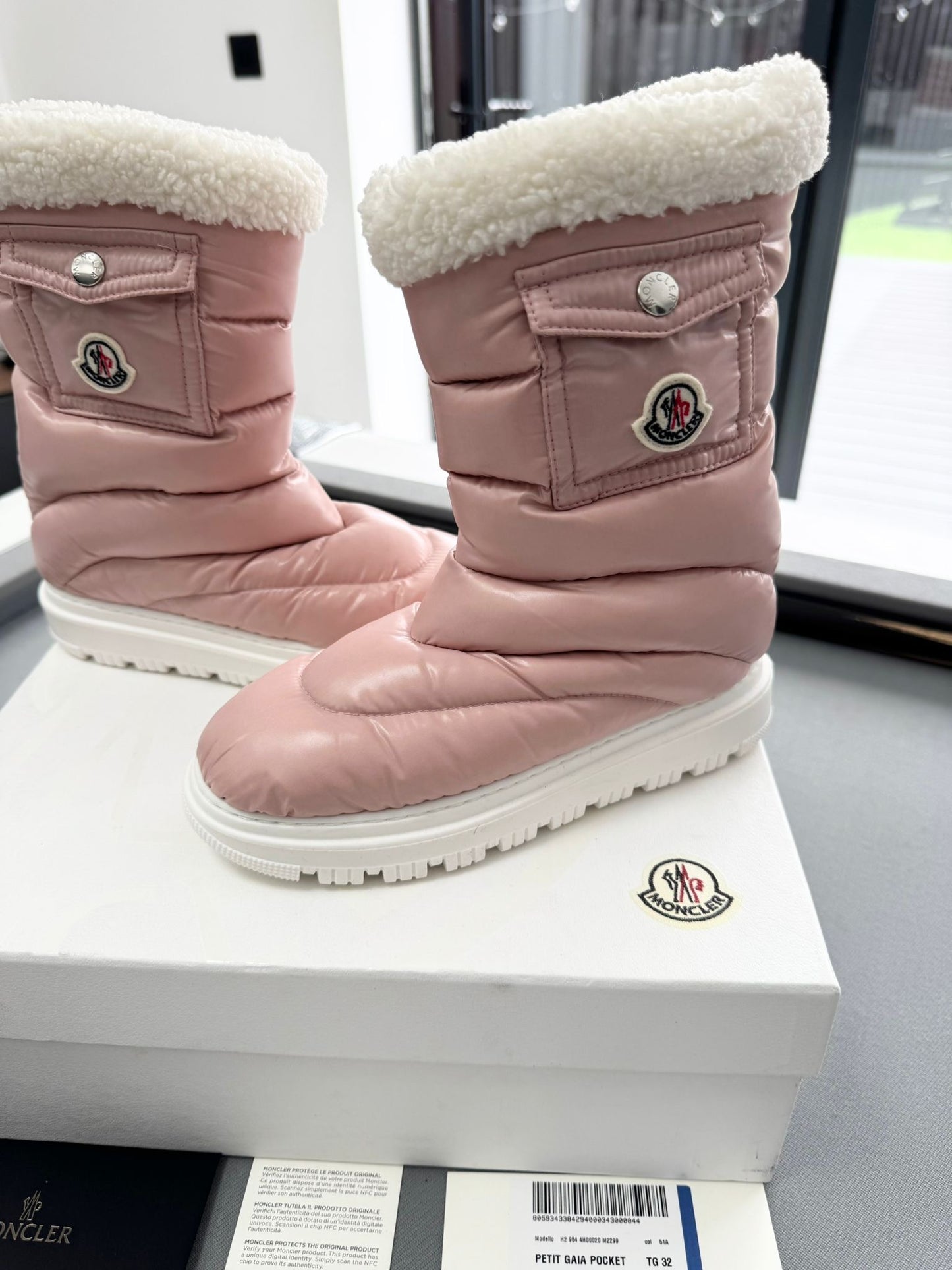Moncler Gaia Pink Pocket Snow Boots - Size: UK13 (EU32)