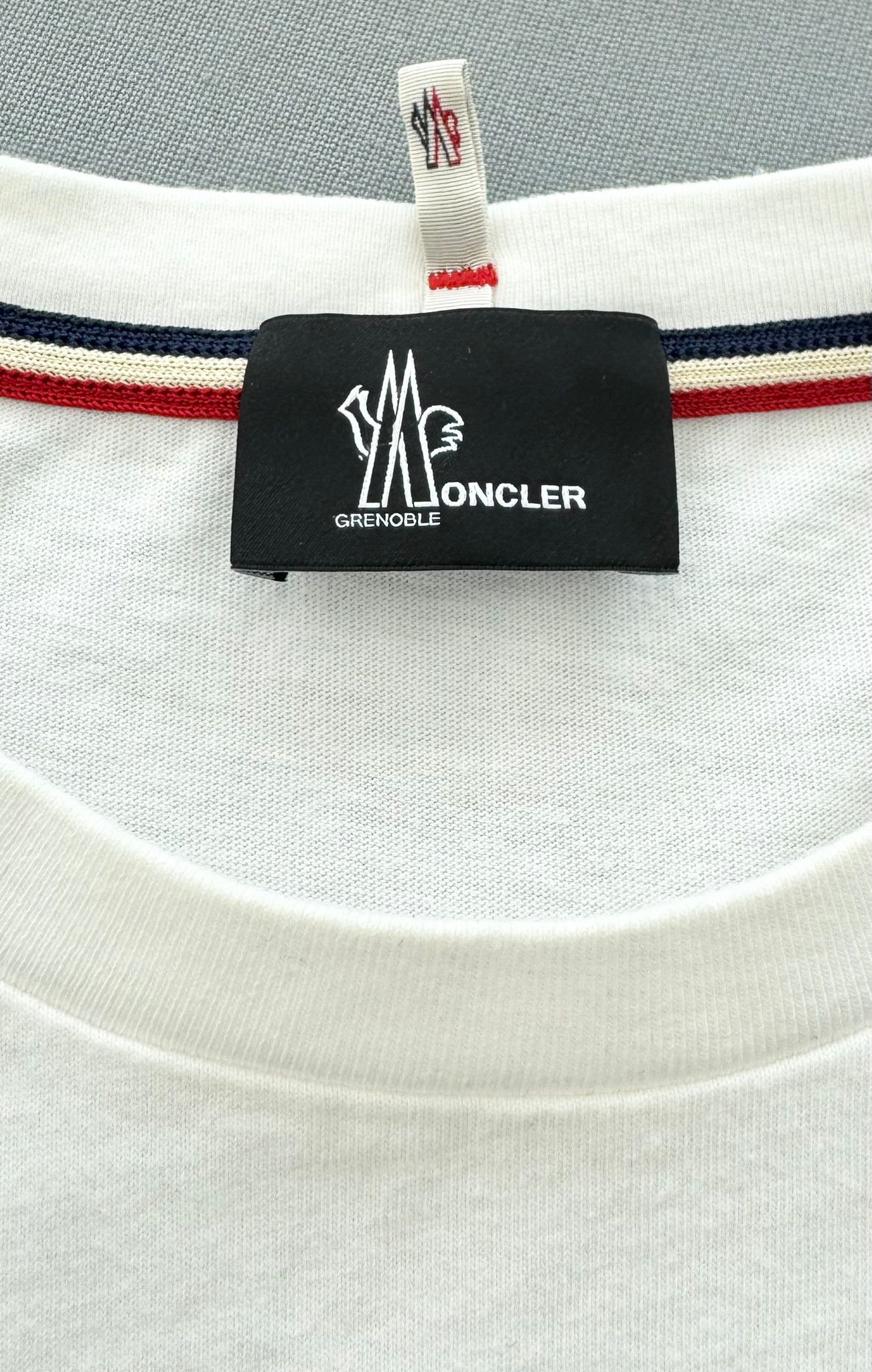 Moncler Off White Grenoble Logo Print T-Shirt - XL - 25” PTP