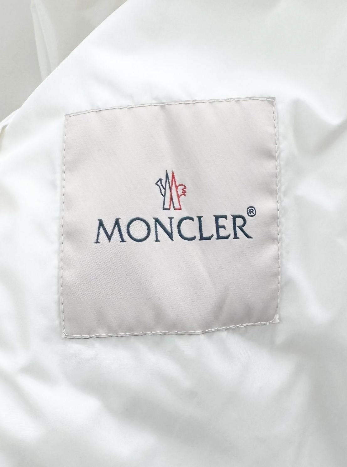 Moncler White Nylon Hooded Grimpeurs Jacket - Size 5 (XL)(24'' PTP)