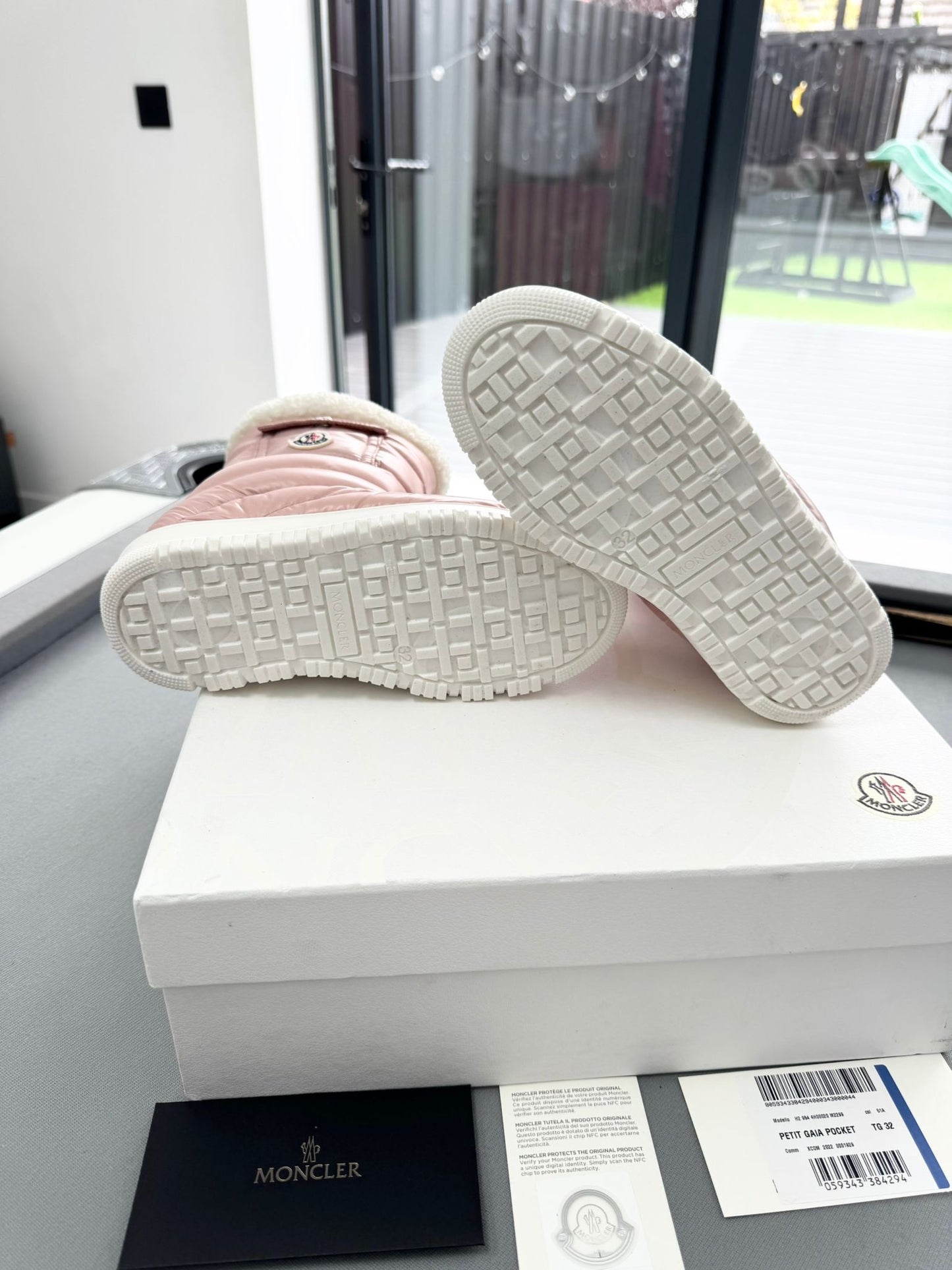 Moncler Gaia Pink Pocket Snow Boots - Size: UK13 (EU32)