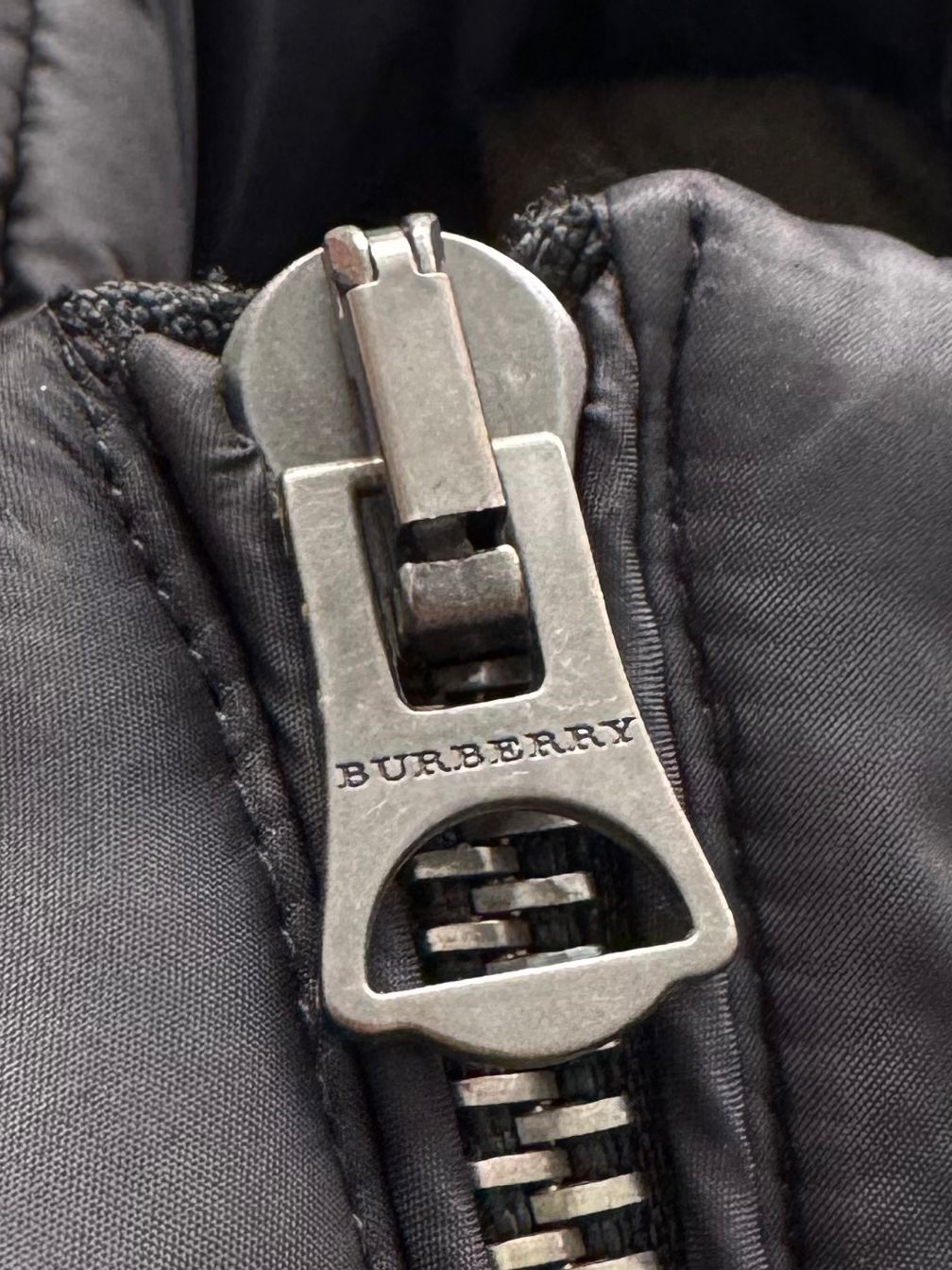 Burberry Black Quilted Gilet - Size Medium - 20” PTP