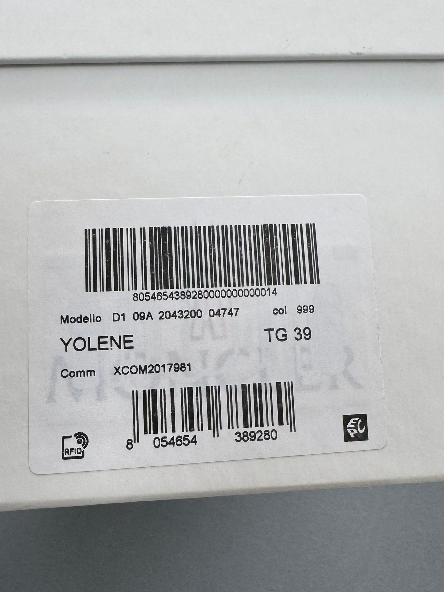 Moncler Black Flip Flops Sandals- UK 6(EU39)