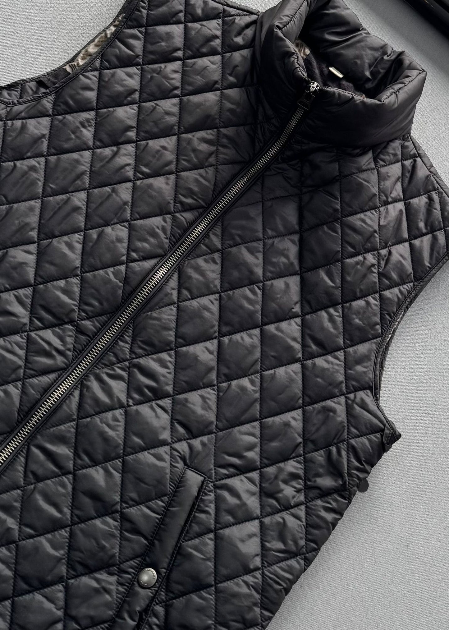 Burberry Black Quilted Gilet - Size Medium - 20” PTP