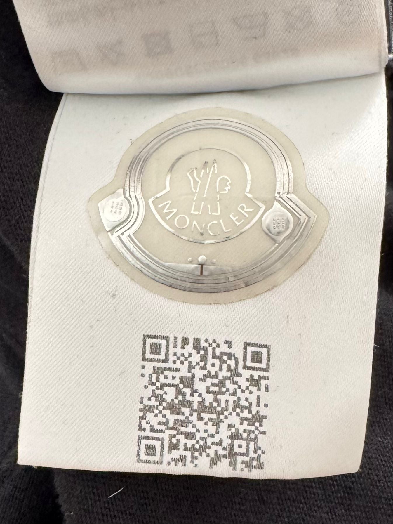 Moncler Genius Fragment ''World Of Moncler'' Black T-Shirt - Large (23''ptp)