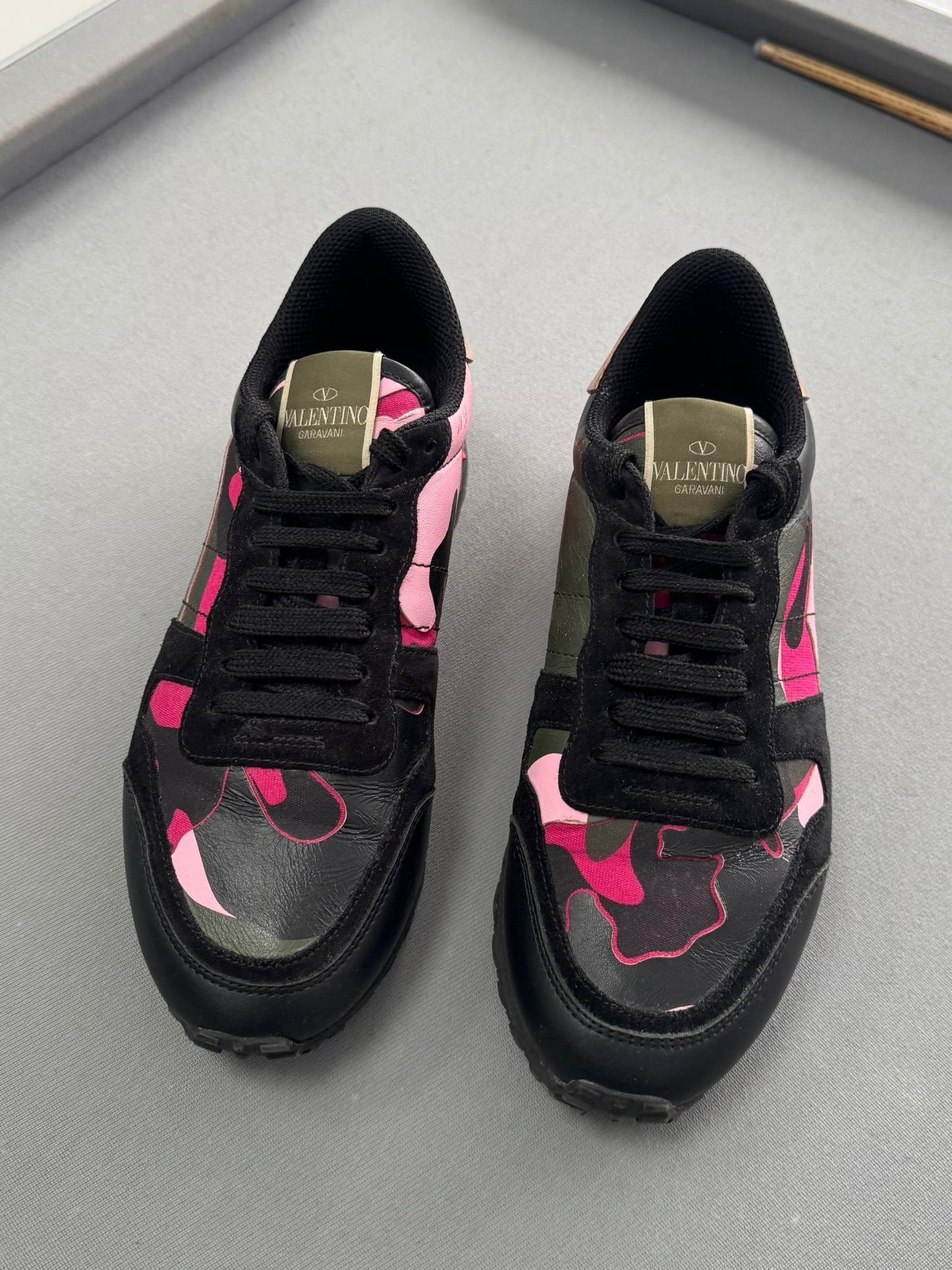 Valentino Garavani Rockrunner Sneakers Camo Fushia Pink & Black - UK6 (EU39)