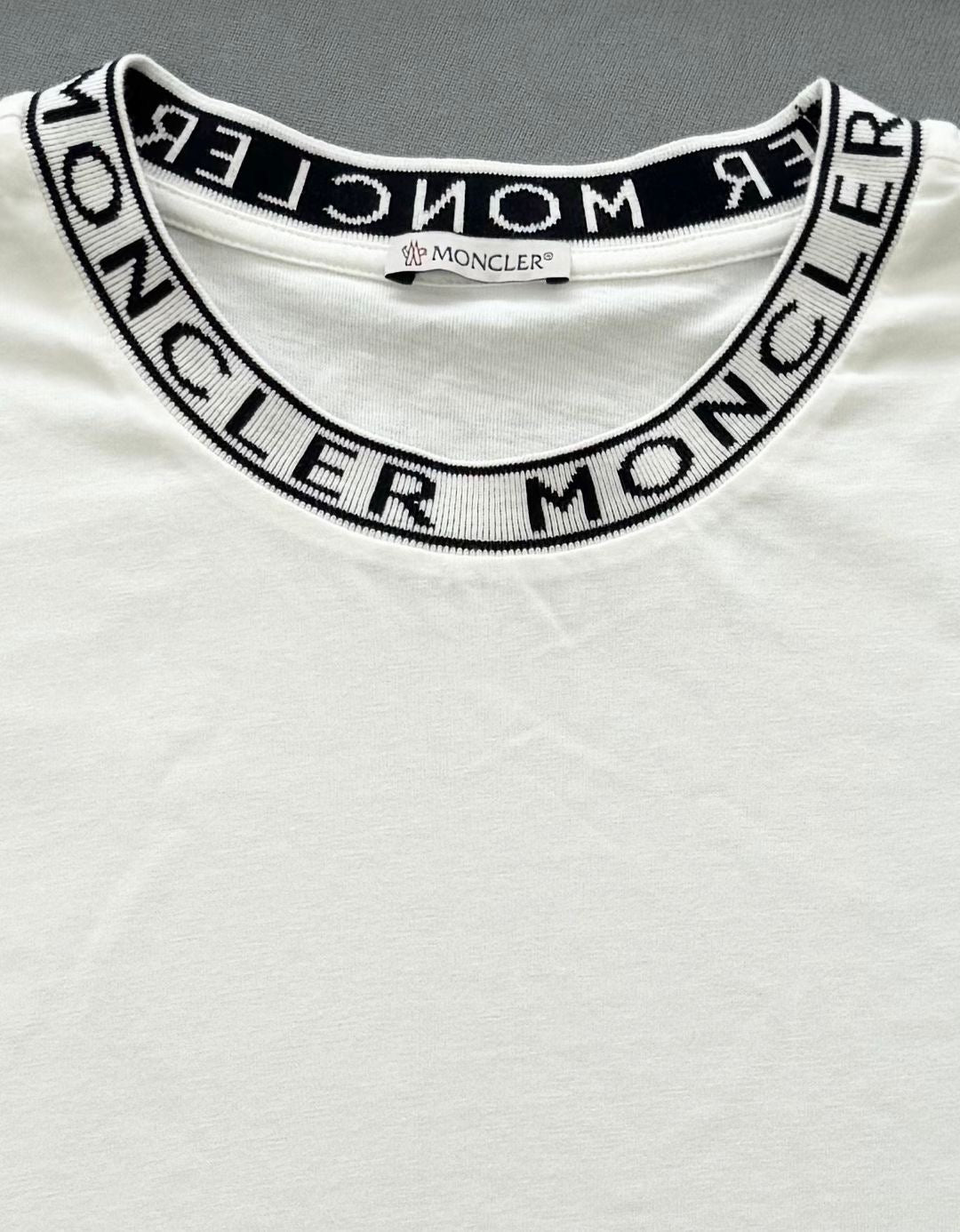 Moncler White Logo Tape Relaxed Fit Cotton T-Shirt - Medium (21” PTP)