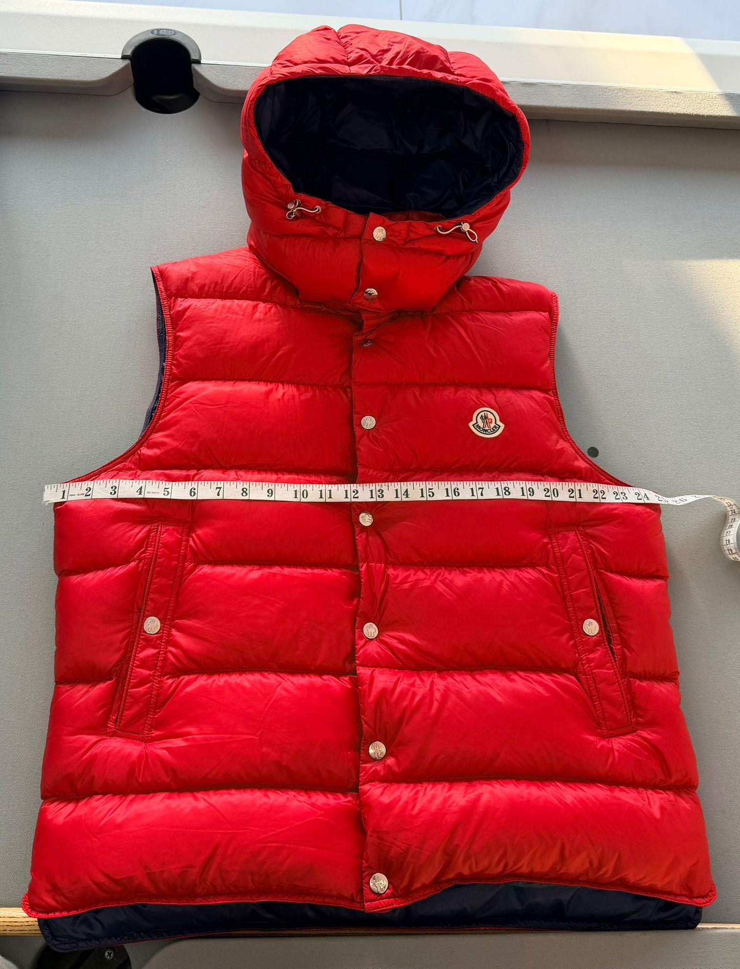 Moncler Red Billecart Down Puffer Hooded Gilet - size 6 (25” PTP) X large