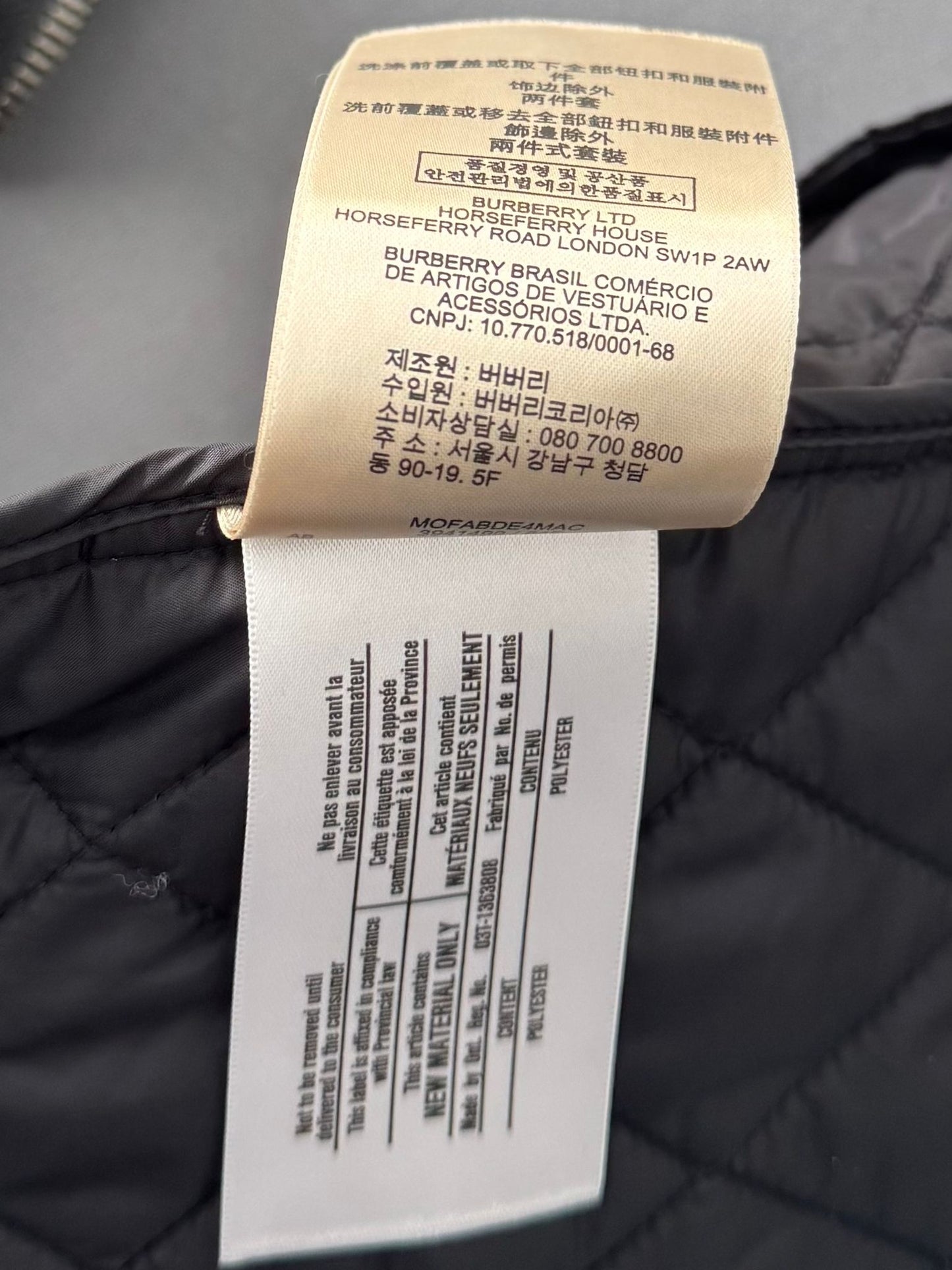 Burberry Black Quilted Gilet - Size Medium - 20” PTP