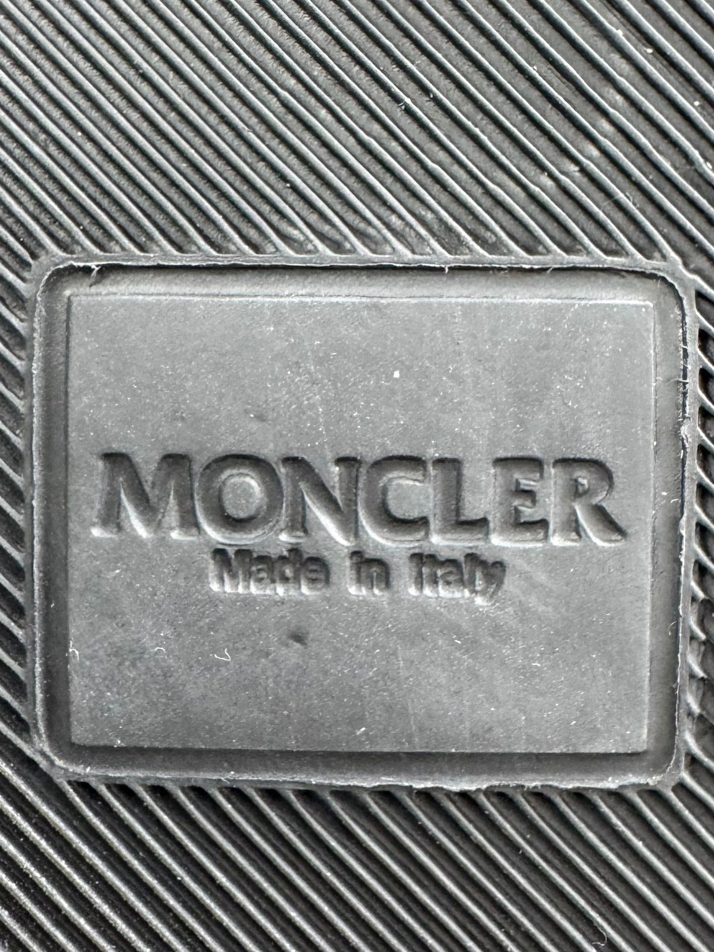 Moncler Basile Men’s Sliders - UK 9 - EU 43