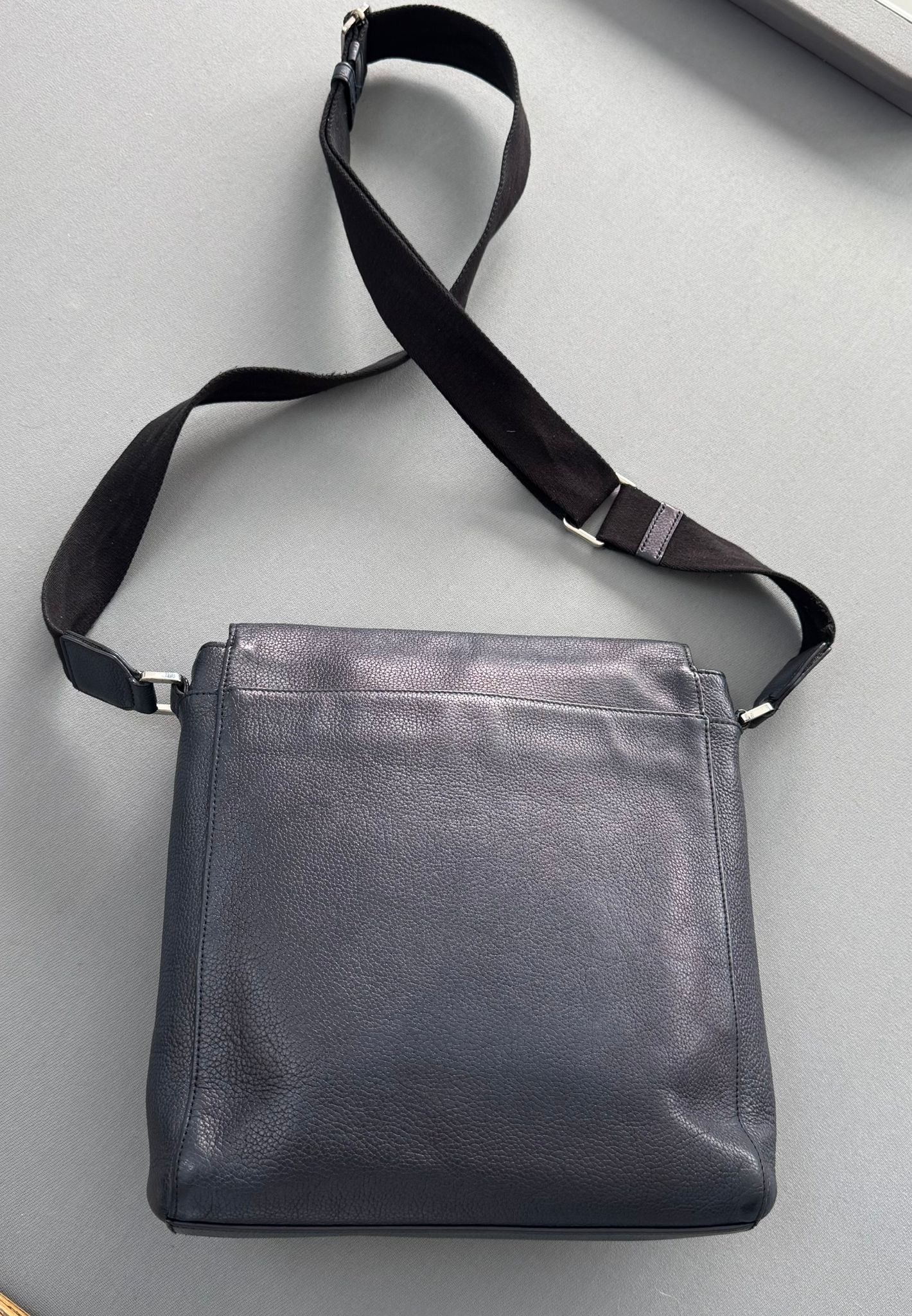 Mulberry Maxwell Messenger Leather Bag In Deep Sea (Navy)