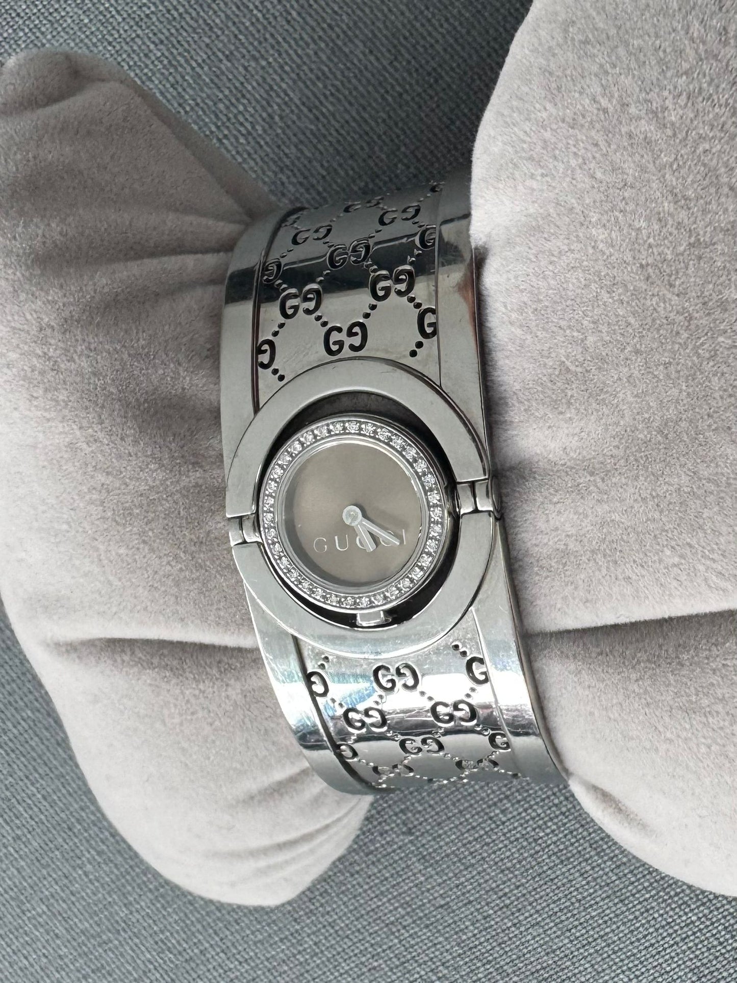 Gucci Diamond Bangle GG Women's Quartz Watch - Boxed