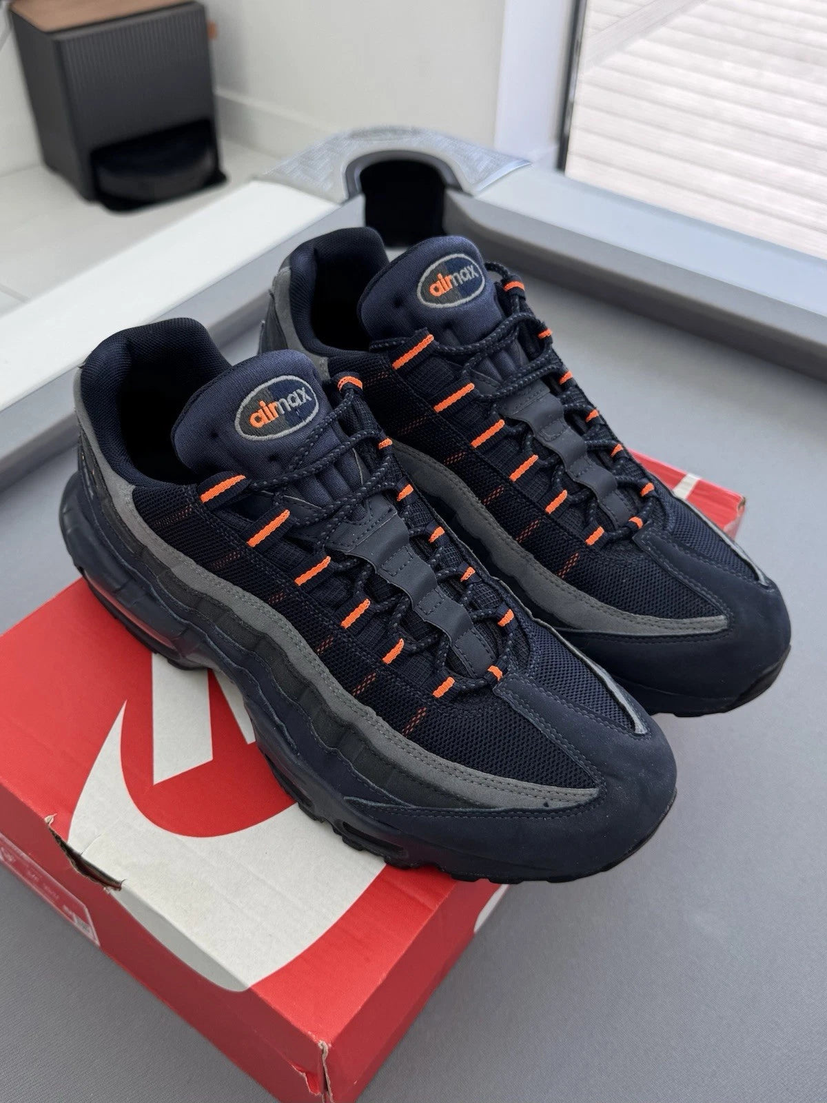 Nike Air Max 95 Navy/Orange - UK 9 / EU 43