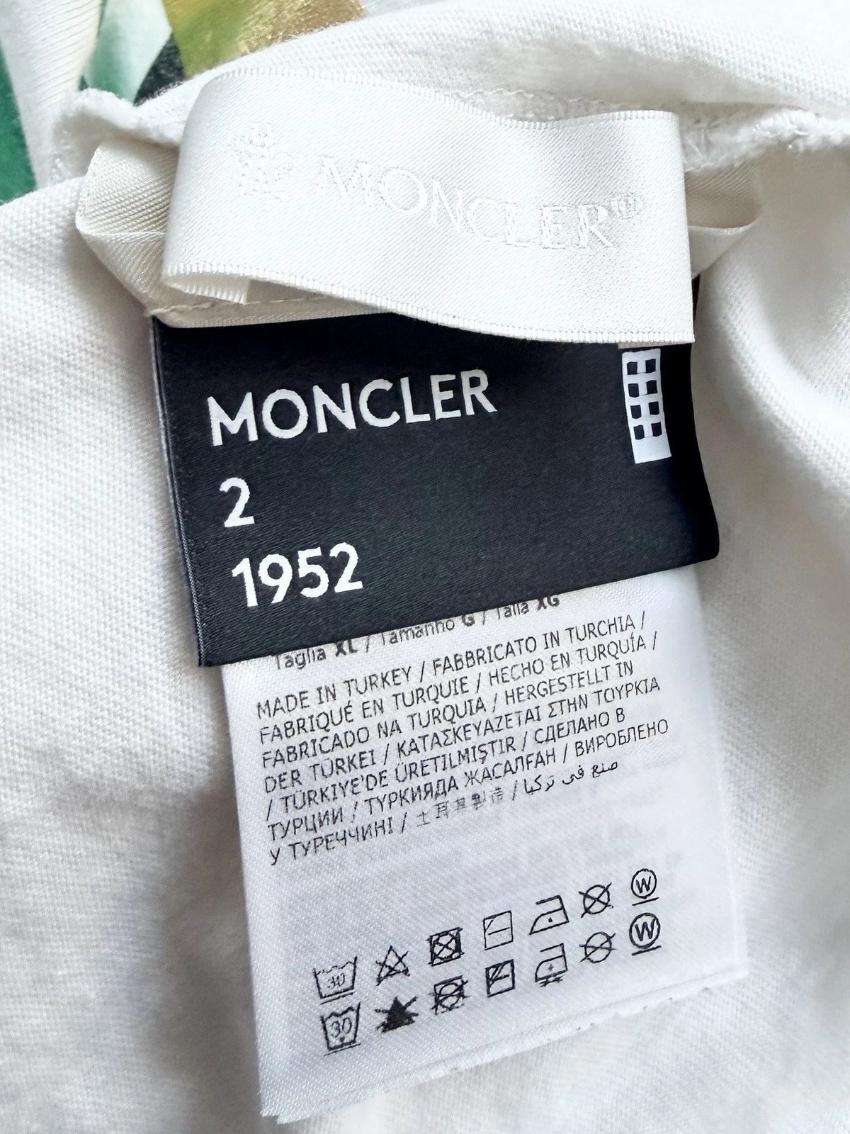 Moncler White Smiley Face Logo T-Shirt - XL - 24" PTP
