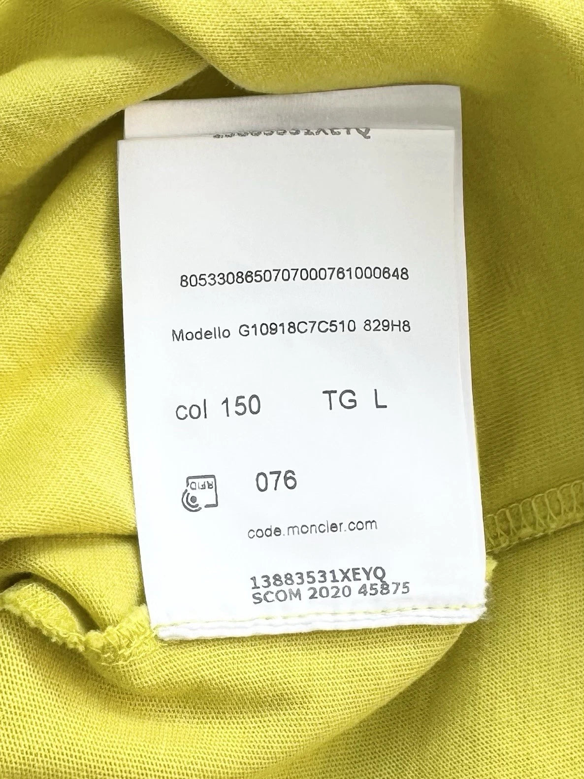 Moncler Maglia Girocollo Yellow Logo T-Shirt - Large (23” PTP)