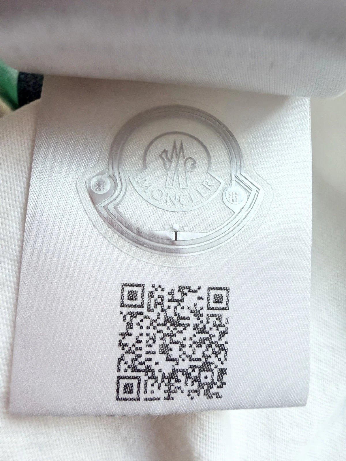 Moncler White Smiley Face Logo T-Shirt - XL - 24" PTP