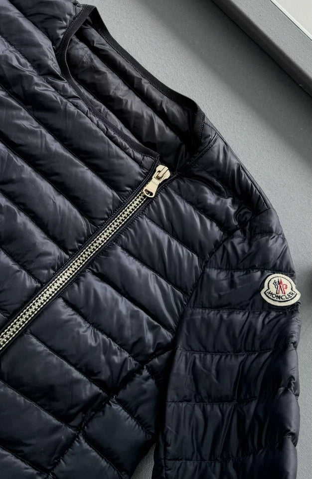 Moncler Navy Amey Down Jacket - Size 3 - Fits UK 10/12 (19.5” PTP)