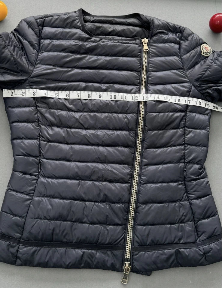 Moncler Navy Amey Down Jacket - Size 3 - Fits UK 10/12 (19.5” PTP)