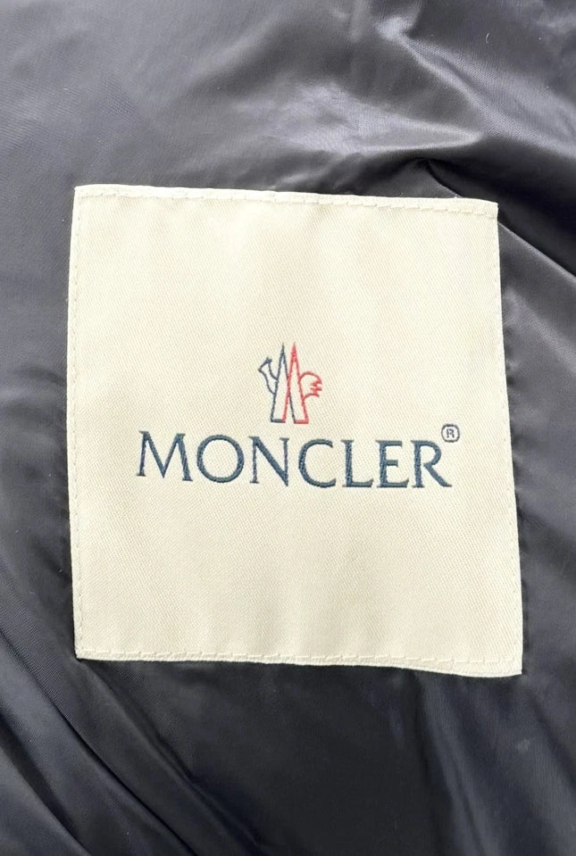 Moncler Navy Amey Down Jacket - Size 3 - Fits UK 10/12 (19.5” PTP)